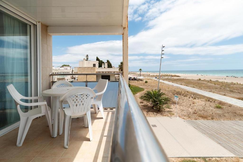 Apartamentos Denis Castelldefels Exterior foto