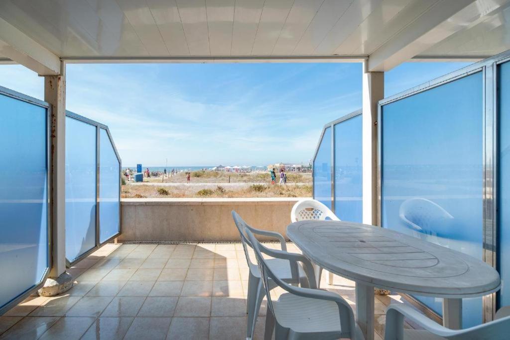 Apartamentos Denis Castelldefels Exterior foto