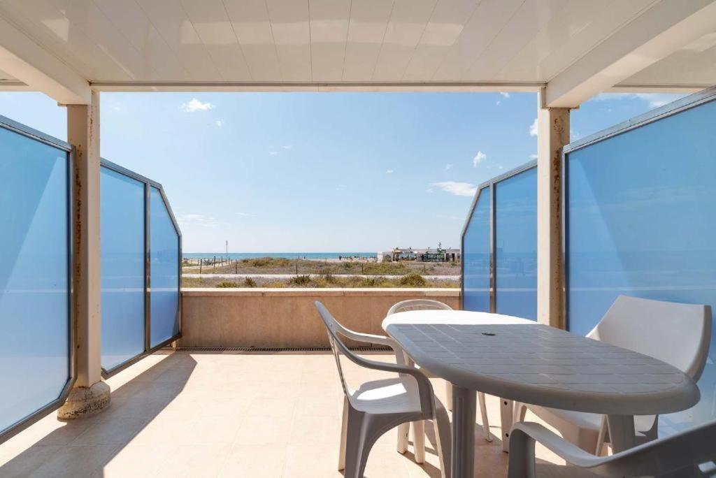 Apartamentos Denis Castelldefels Exterior foto