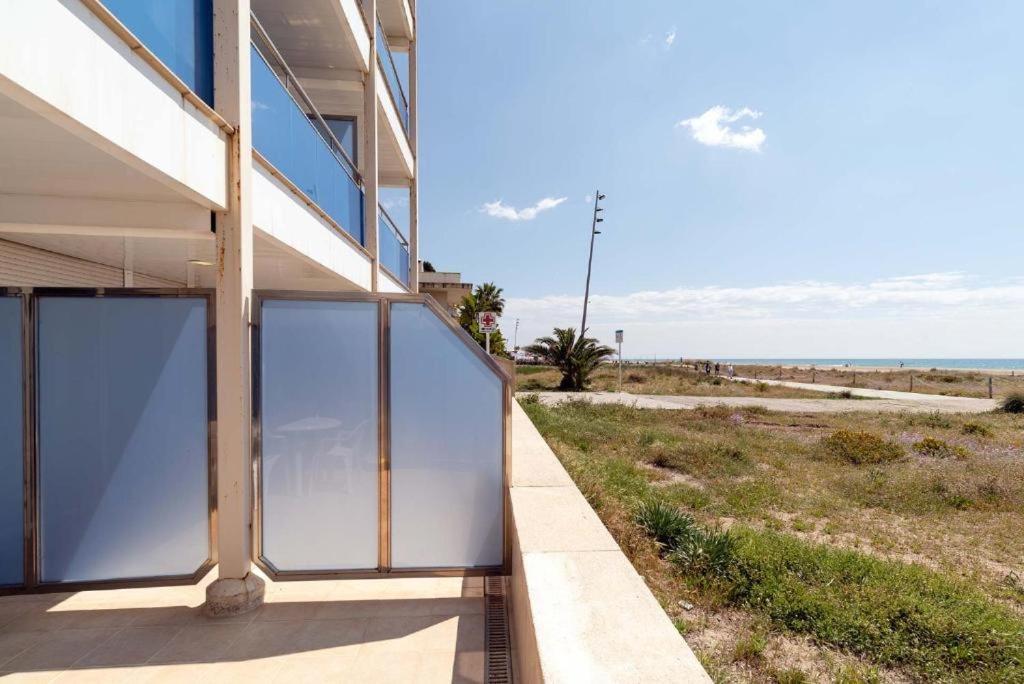 Apartamentos Denis Castelldefels Exterior foto
