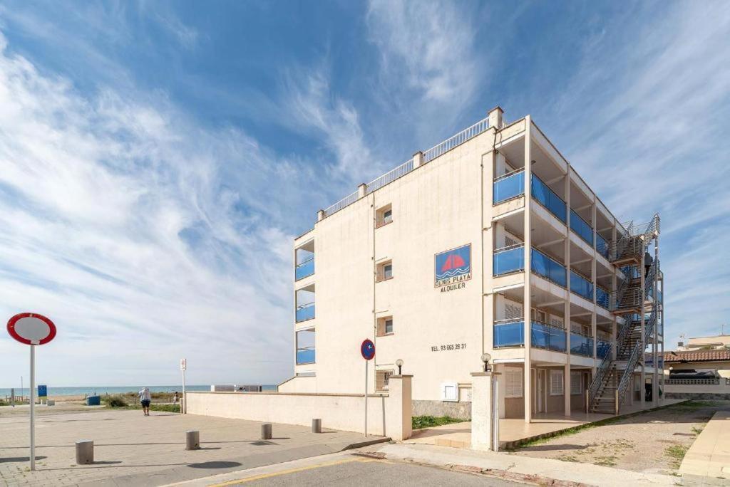 Apartamentos Denis Castelldefels Exterior foto