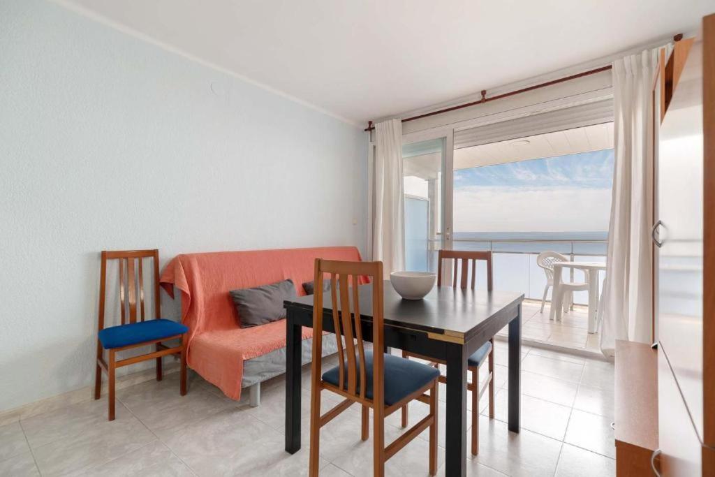Apartamentos Denis Castelldefels Exterior foto